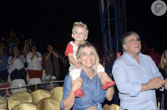 Enrico Bacchi foi ao circo com a mãe, Karina Bacchi, e os avós paternos, em São Paulo, na noite desta quarta-feira, 1º de maio de 2019
