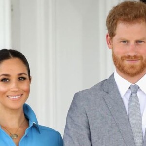 Meghan Markle e Príncipe Harry anunciam o nascimento do baby Sussex