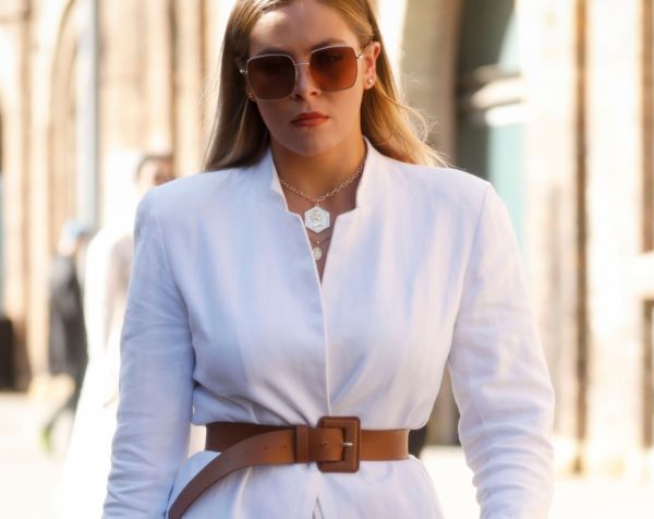 roupa com blazer branco
