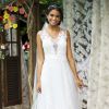 Aline Dias usou vestido de noiva com detalhes de transparência em 'Malhação'