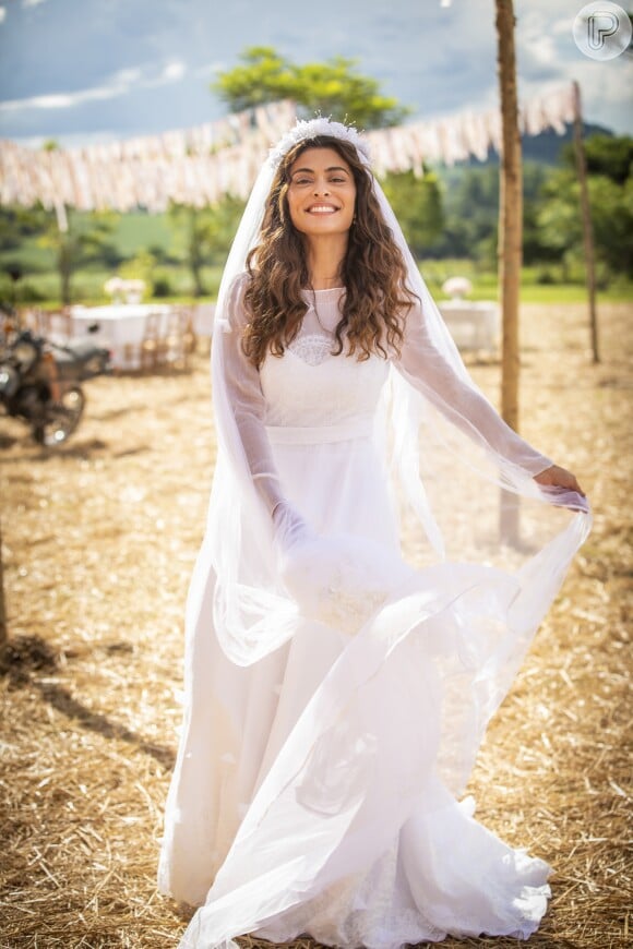 O vestido de noiva de Maria da Paz (Juliana Paes) em 'A Dona do Pedaço' tinha transparência nas mangas e decote alto