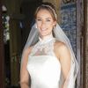 O vestido de noiva de Paolla Oliveira em 'Amor à Vida' tinha gola alta trabalhada em renda