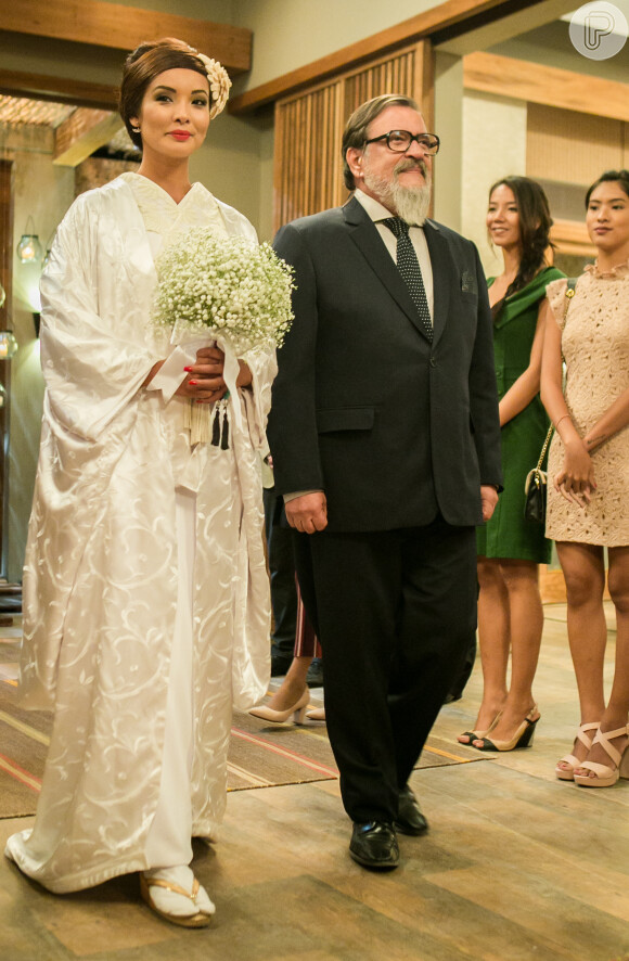 O look de noiva de Hirô (Carol Nakamura) em 'Sol Nascente' seguiu as tradições orientais e a jovem usou um quimono