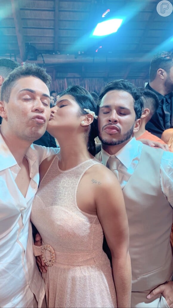 Mileide Mihaile se divertiu ao som do ex-marido no casamento do Carlinhos Maia e Lucas Guimarães que rolou nesta terça-feira, dia 21 de maio de 2019