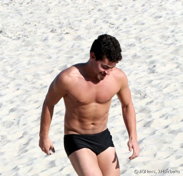 Thiago Martins Joga Futevolei De Sunga Em Praia Do Rio E Mostra Corpo Sarado Purepeople