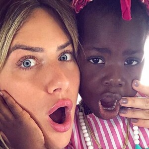 Giovanna Ewbank contou que Títi sempre pede para ter um irmãozinho