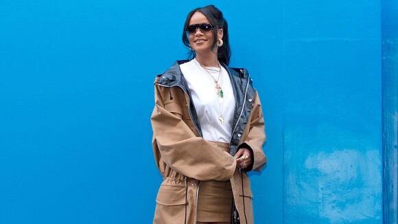 A nova coleção de luxo de Rihanna é tudo que ela usou nos últimos dias. Fotos