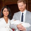 Meghan Markle quebra protocolo da família Real e usa novo carrinho de bebê