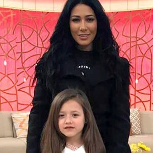 Simaria Mendes canta com a filha, Giovanna, nesta quarta-feira, dia 05 de junho de 2019