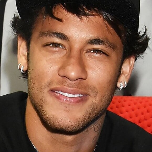 Neymar parabenizou a ex, Carol Dantas, pelo casamento com Vinícius Martinez: 'Que Deus cuide do amor de vocês'