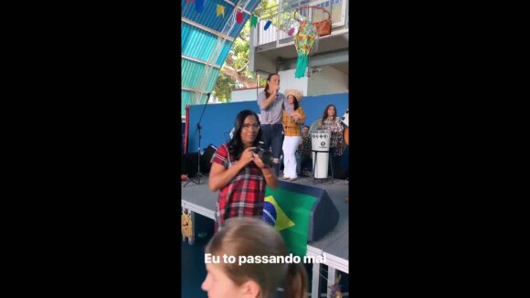 Ivete Sangalo cantou em festa junina da escola de Marcelo e menino tocou percussão