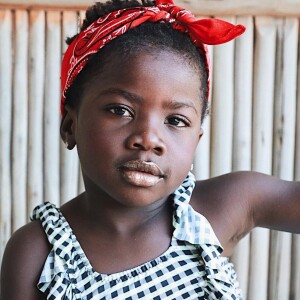 Filha de Bruno Gagliasso e Giovanna Ewbank, Títi conquistou a web com seus looks fofos