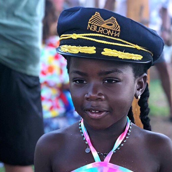 Filha de Bruno Gagliasso e Giovanna Ewbank, Títi é fã de visuais modernos