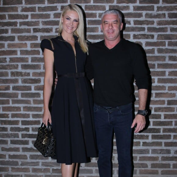 Ana Hickmann foi acompanhada à festa de Marcos Mion com o marido, o empresário Alexandre Correa