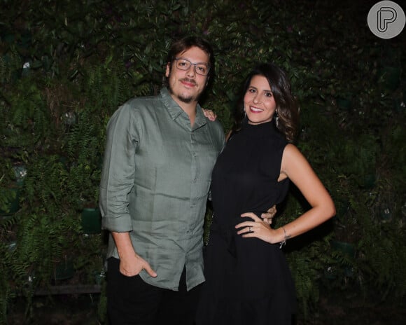 Fábio Porchat foi acompanhado da mulher, Nataly Mega, à festa de Marcos Mion
