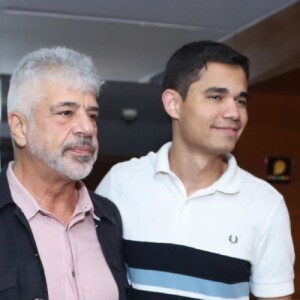 Lulu Santos e o noivo, Clebson Teixeira, assistiram estreia da peça 'O Mistério de Irma Vap'