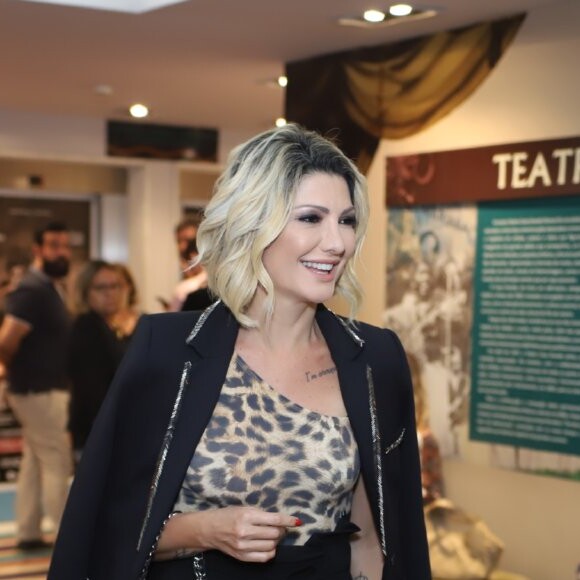 Antonia Fontenelle conferiu a estreia da peça 'O Mistério de Irma Vap', em teatro do Rio nesta quinta-feira, 20 de junho de 2019