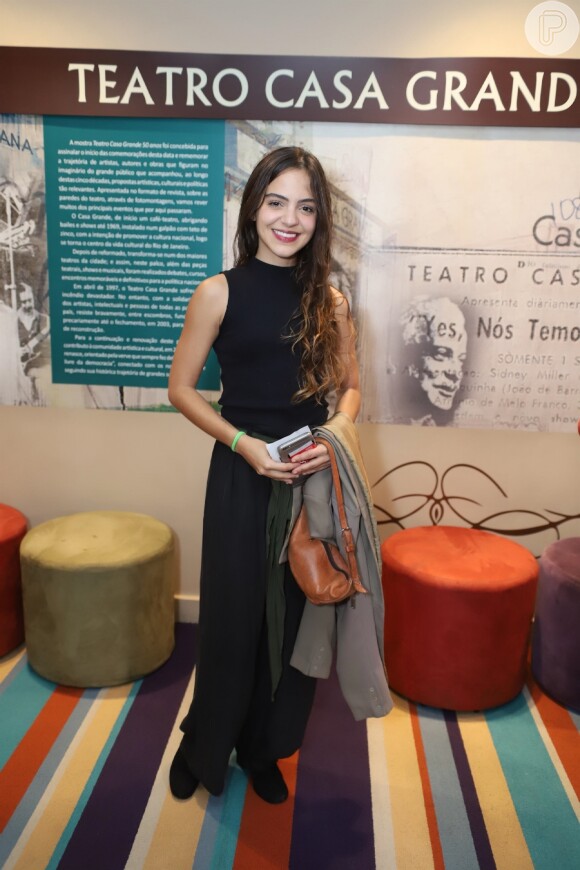 Pally Siqueira prestigiou a estreia da peça 'O Mistério de Irma Vap'
