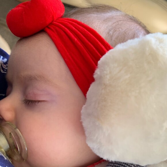 Thaeme Mariôto comemorou primeira viagem com a filha, Liz