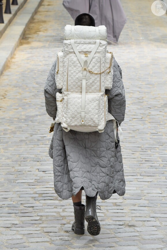 Sugestões de presentes para o seu pai: a mochila é últil para qualquer pessoa e o ano todo e é um ótimo presente para o seu pai. Esta é Louis Vuitton