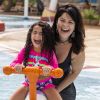 Filhas de Samara Felippo se divertiram em parque aquático com a mãe