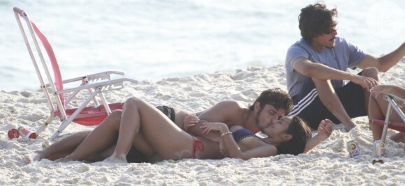 Bruno e Yanna se beijaram nas areias