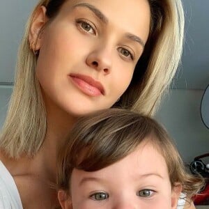 Andressa Suita postou foto na qual é comparada com o filho mais velho, Gabriel