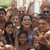 Deborah Secco curte Dia das Crianças em parque de Fortaleza, neste domingo, 12 de outubro de 2014