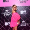 MTV Miaw 2019. Giovanna Ewbank foi de look curtinho todo balonê em rosa neon, o vestido é Atelier Le Lis por Helô Rocha