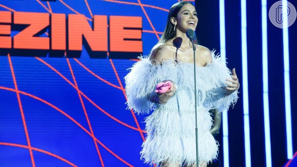 Bruna Marquezine apresentou um dos prêmios do palco do MTV Miaw, que ocorreu nesta quarta-feira, 3 de julho de 2019