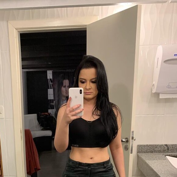 Maraisa aposta em vestido de lantejoula em show neste sábado, dia 06 de julho de 2019