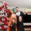 Juliana Paes e os filhos se divertiram juntos nas horas de folga da atriz