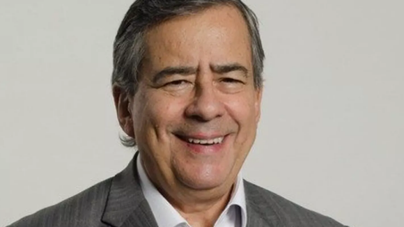 Jornalista Paulo Henrique Amorim morre aos 76 anos e famosos lamentam:'Tristeza'