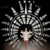 Vestidos da alta-costura: Iris Van Herpen criou esculturas cinéticas em forma de looks