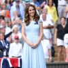 Kate Middleton usou vestido azul bebê assinado pela estilista Emilia Wickstead