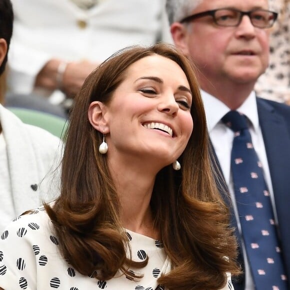 Brincos de cerca de R$ 600 foram usados por Kate Middleton em Wimbledon no ano passado