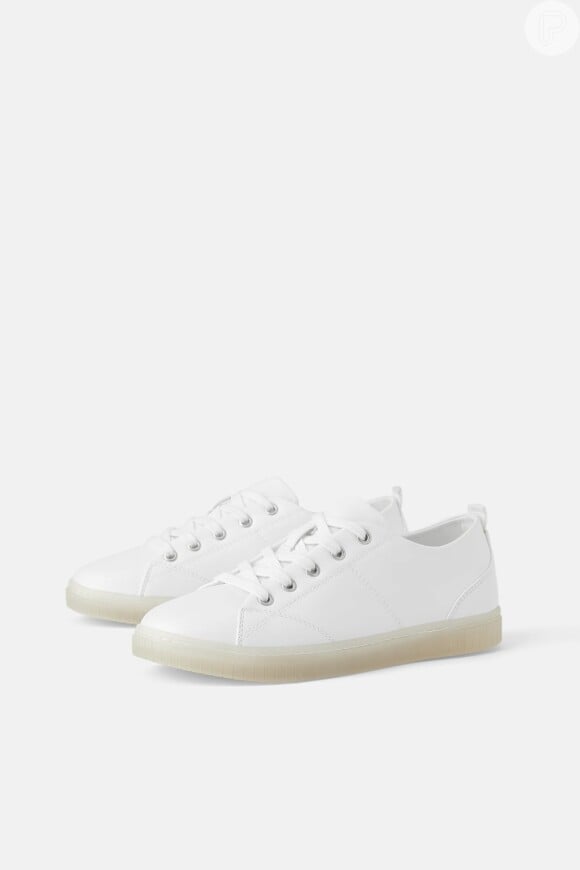 Tênis branco com sola transparente, da Zara, de R$ 199,00 por R$ 119,00. Preços pesquisados em 15/07/2019