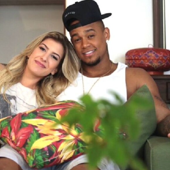 Leo Santana e Lorena Improta já romperam o noivado três vezes desde que engataram relacionamento em fevereiro de 2017