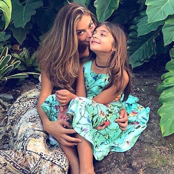 'Linda e sensata', escreveu uma fã sobre Grazi Massafera diante do elogio dela em foto de Cauã Reymond com a filha, Sofia