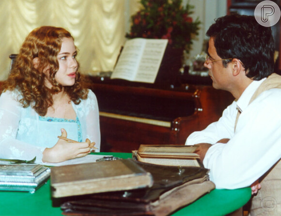 Em 'O Cravo e a Rosa' a personagem Bianca (Leandra Leal) se apaixona por seu professor Edmundo das Neves, interpretado por Ângelo Antonio
