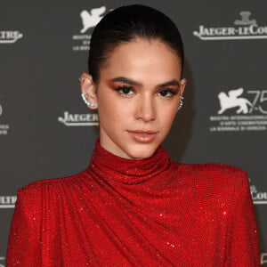 Bruna Marquezine negou ter conhecido ex de Kardashian em aplicativo só para ricos