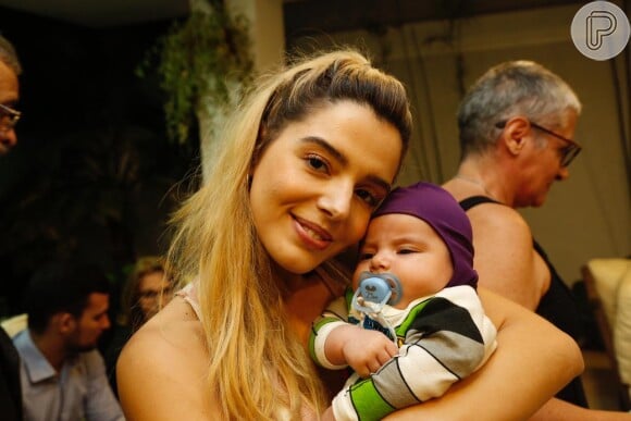 Giovanna Lancellotti paparica Zion, filho de Jade Seba e Bruno Guedes