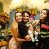 Giovanna Lancellotti levou a mãe e irmã à festa de dois meses de Zion, filho de Jade Seba e Bruno Guedes
