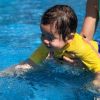 Dom, filho de Wesley Safadão e Thyane Dantas, curtiu piscina com a mãe