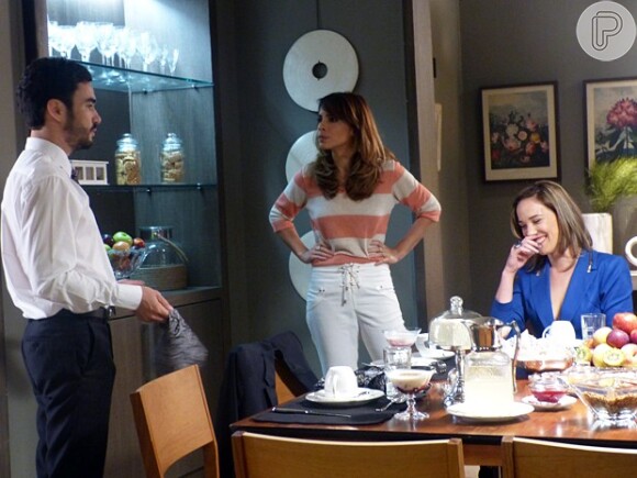 Danielle (Maria Ribeiro) tem ciúmes de José Pedro (Caio Blat) com Amanda (Adriana Birolli), em 'Império'
