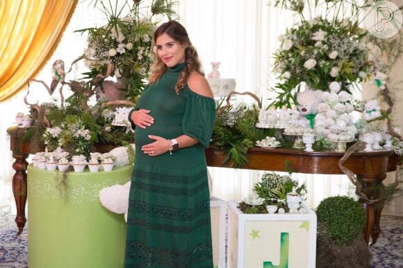 Camilla Camargo deu à luz o primeiro filho do casal no último dia 19