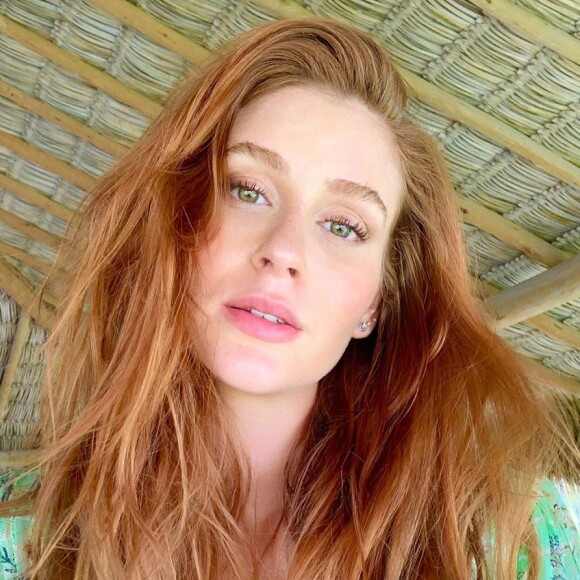 Marina Ruy Barbosa ensina a fazer maquiagens leves em vídeo nesta segunda-feira, dia 29 de julho de 2019