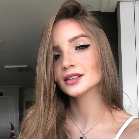 'Menina Fantasma' do SBT, Anna Livya Padilha relatou ao Purepeople sofrer assédio por fotos de biquíni
