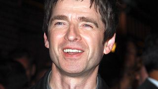 Noel Gallagher, ex-Oasis, anuncia novo álbum, 'Chasing Yesterday', para 2015