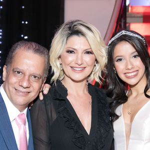 Antonia Fontenelle prestigiou festa de 15 anos de Luana Soares